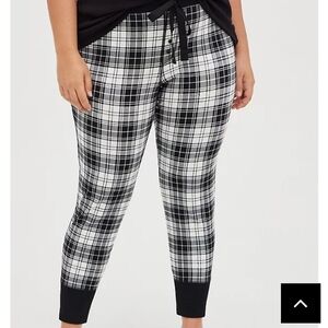 🆕 1X BLACK & WHITE PLAID SLEEP LEGGINGS